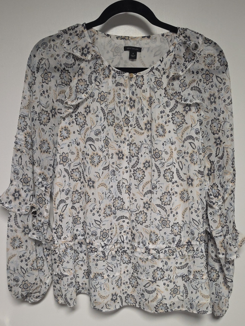 Ann Taylor Cream, Black & Light Blue Floral Ruffle-Trim White Blouse Size M
